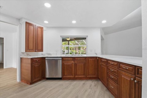 Купить виллу или дом в Семинол, Флорида 3 комнаты, 221.48м2, № 2149690 - фото 23