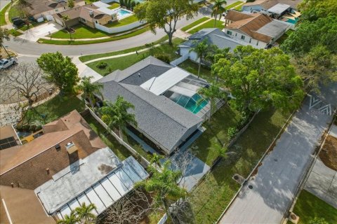 Купить виллу или дом в Семинол, Флорида 3 комнаты, 221.48м2, № 2149690 - фото 2
