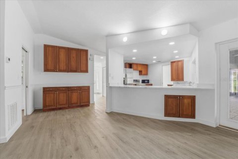 Купить виллу или дом в Семинол, Флорида 3 комнаты, 221.48м2, № 2149690 - фото 6