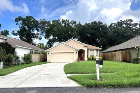 Villa ou maison à louer à Tampa, Floride: 3 chambres, 145.48 m2 № 2376718 - photo 2