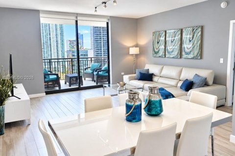 Copropriété à louer à Miami, Floride: 3 chambres, 133.59 m2 № 2402181 - photo 2