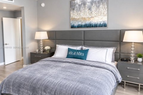 Copropriété à louer à Miami, Floride: 3 chambres, 133.59 m2 № 2402181 - photo 5