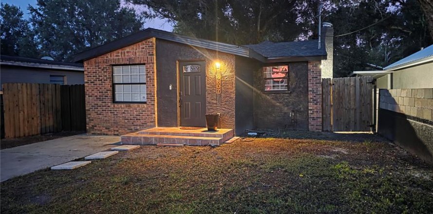 Villa ou maison à Tampa, Floride 2 chambres, 78.04 m2 № 2231878