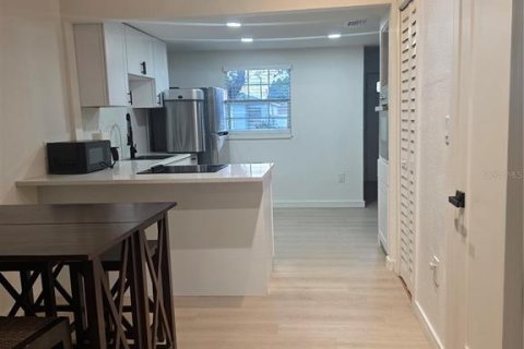 Villa ou maison à vendre à Tampa, Floride: 2 chambres, 78.04 m2 № 2231878 - photo 12