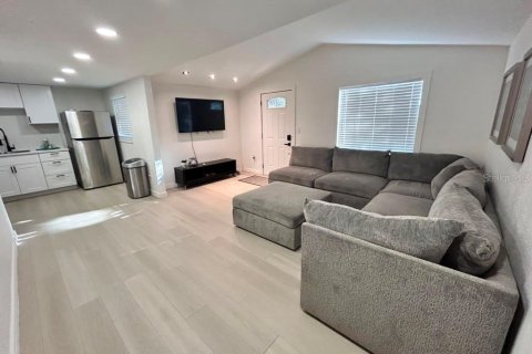 Villa ou maison à vendre à Tampa, Floride: 2 chambres, 78.04 m2 № 2231878 - photo 6