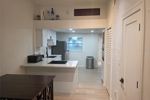 Villa ou maison à vendre à Tampa, Floride: 2 chambres, 78.04 m2 № 2231878 - photo 21