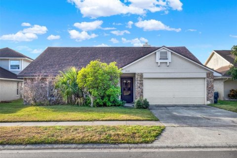 House in Lake Mary, Florida 3 bedrooms, 191.29 sq.m. № 1534607 - photo 2