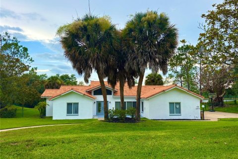 House in Clermont, Florida 3 bedrooms, 160.07 sq.m. № 2120782