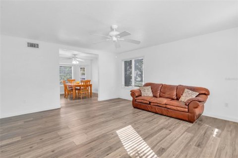 Casa en venta en Port Charlotte, Florida, 3 dormitorios, 204.01 m2 № 1529910 - foto 10