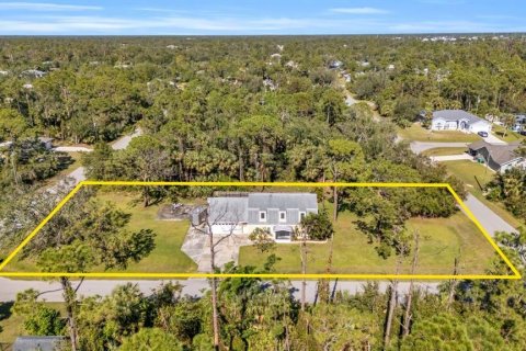 Casa en venta en Port Charlotte, Florida, 3 dormitorios, 204.01 m2 № 1529910 - foto 1