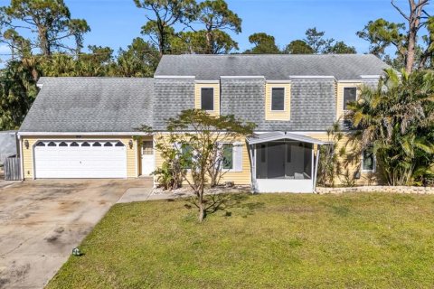 Casa en venta en Port Charlotte, Florida, 3 dormitorios, 204.01 m2 № 1529910 - foto 2