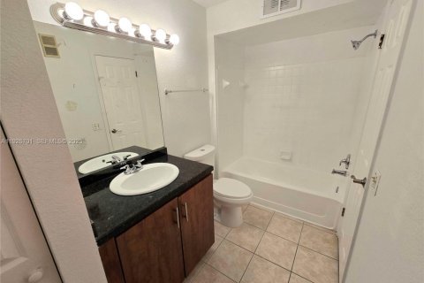 Condominio en venta en Sunrise, Florida, 2 dormitorios, 89.65 m2 № 1986588 - foto 14