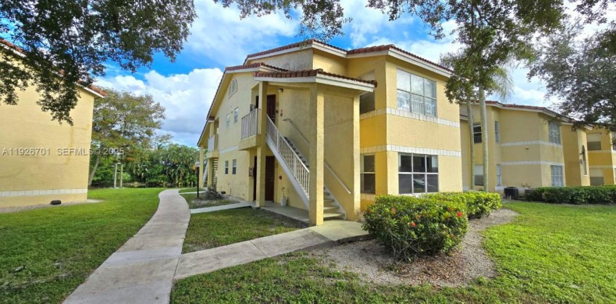 Condominio en Sunrise, Florida, 2 dormitorios  № 1986588