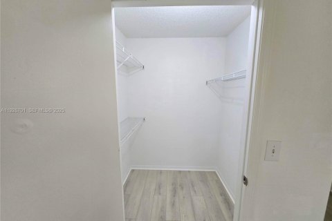 Condominio en venta en Sunrise, Florida, 2 dormitorios, 89.65 m2 № 1986588 - foto 13