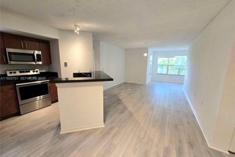 Condominio en venta en Sunrise, Florida, 2 dormitorios, 89.65 m2 № 1986588 - foto 2