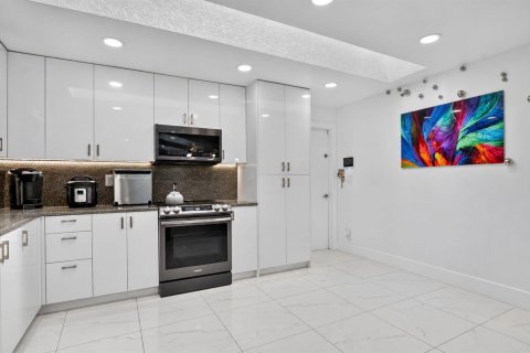 Villa ou maison à vendre à Boca Raton, Floride: 3 chambres, 219.53 m2 № 2425114 - photo 20