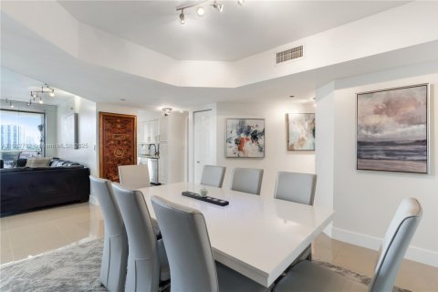 Купить кондоминиум в Авентура, Флорида 3 спальни, 169.08м2, № 1958250 - фото 5