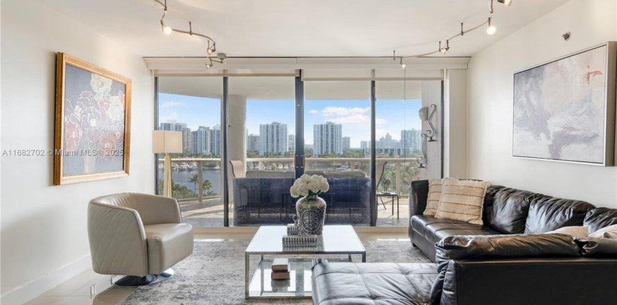 Кондоминиум с 3 спальнями в Авентура, Флорида № 1958250