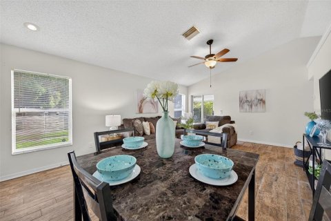 Casa en venta en Tampa, Florida, 3 dormitorios, 96.06 m2 № 1917874 - foto 8
