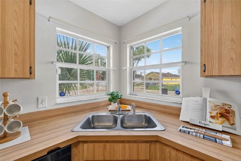 Casa en venta en Tampa, Florida, 3 dormitorios, 96.06 m2 № 1917874 - foto 18