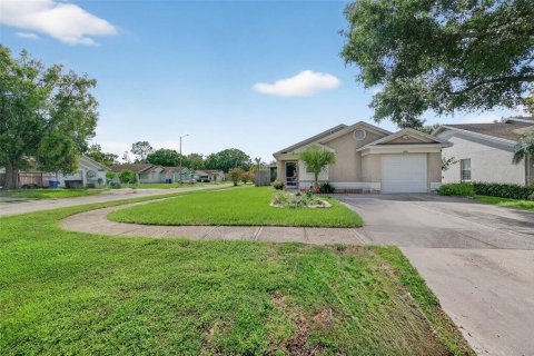 Casa en venta en Tampa, Florida, 3 dormitorios, 96.06 m2 № 1917874 - foto 1