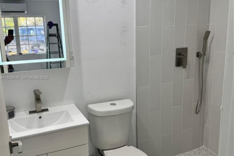 Снять в аренду квартиру в Майами, Флорида 1 спальня, 51.1м2, № 1994870 - фото 11