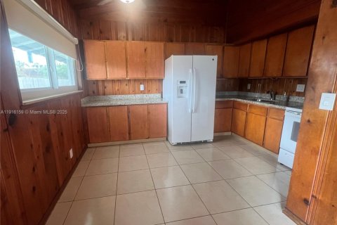 Снять в аренду виллу или дом в Халландейл-Бич, Флорида 1 спальня, № 1970820 - фото 5