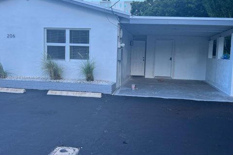 Снять в аренду виллу или дом в Халландейл-Бич, Флорида 1 спальня, № 1970820 - фото 18