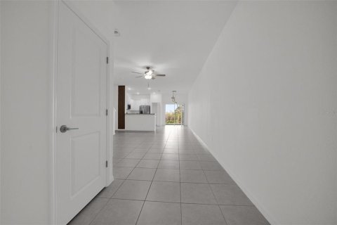 Townhouse in San Antonio, Florida 3 bedrooms, 151.8 sq.m. № 2352358 - photo 4