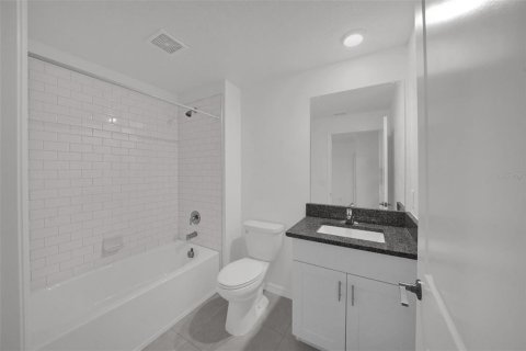 Townhouse in San Antonio, Florida 3 bedrooms, 151.8 sq.m. № 2352358 - photo 20