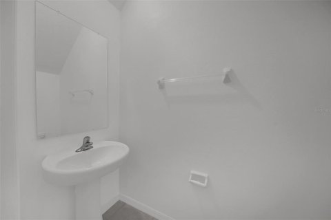 Townhouse in San Antonio, Florida 3 bedrooms, 151.8 sq.m. № 2352358 - photo 14