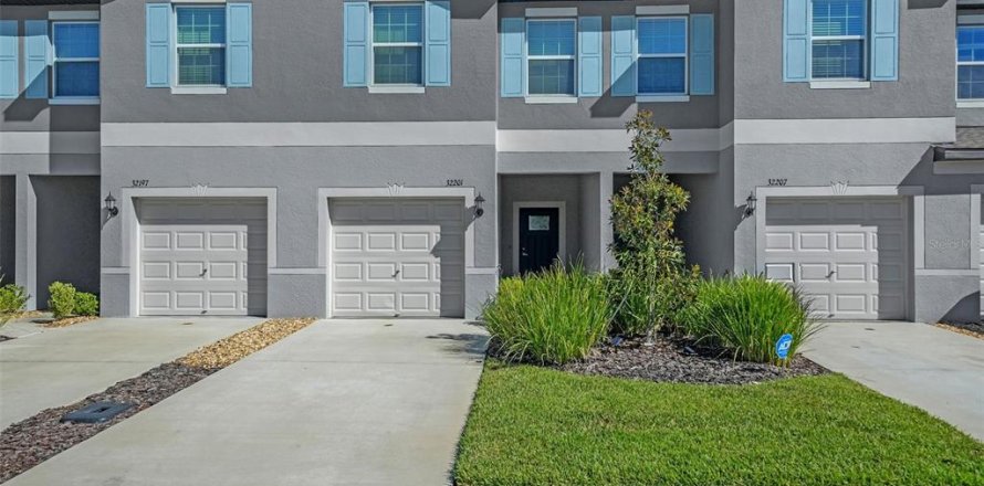 Townhouse in San Antonio, Florida 3 bedrooms, 151.8 sq.m. № 2352358