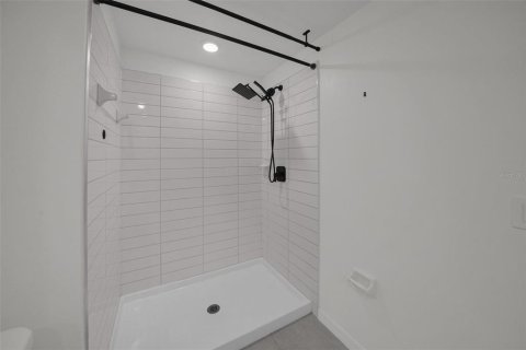 Townhouse in San Antonio, Florida 3 bedrooms, 151.8 sq.m. № 2352358 - photo 24