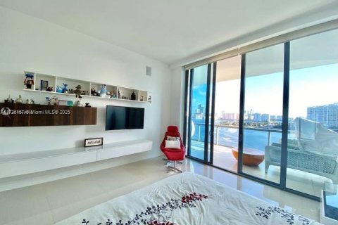 Condo in Aventura, Florida, 4 bedrooms  № 1841154 - photo 13