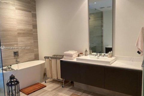 Condo in Aventura, Florida, 4 bedrooms  № 1841154 - photo 17