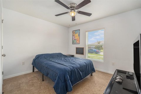 House in Zephyrhills, Florida 3 bedrooms, 130.53 sq.m. № 1893943 - photo 23
