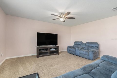 House in Zephyrhills, Florida 3 bedrooms, 130.53 sq.m. № 1893943 - photo 12