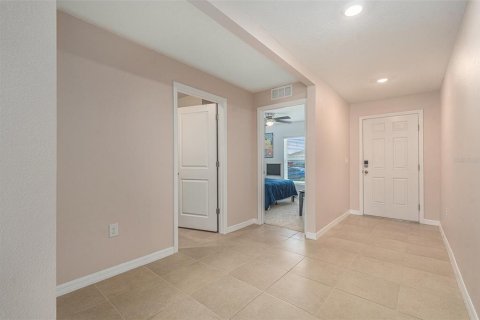 House in Zephyrhills, Florida 3 bedrooms, 130.53 sq.m. № 1893943 - photo 6