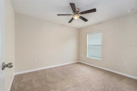 House in Zephyrhills, Florida 3 bedrooms, 130.53 sq.m. № 1893943 - photo 25