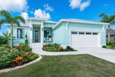 House in Apollo Beach, Florida 3 bedrooms, 202.62 sq.m. № 2118446