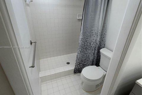 Снять в аренду кондоминиум в Майами, Флорида 2 спальни, 80.82м2, № 2064202 - фото 18