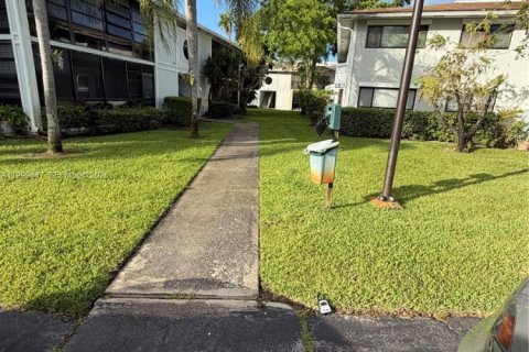 Снять в аренду кондоминиум в Майами, Флорида 2 спальни, 80.82м2, № 2064202 - фото 3