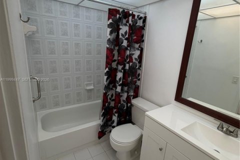 Снять в аренду кондоминиум в Майами, Флорида 2 спальни, 80.82м2, № 2064202 - фото 12