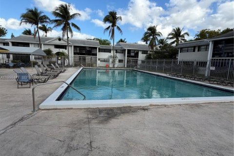 Снять в аренду кондоминиум в Майами, Флорида 2 спальни, 80.82м2, № 2064202 - фото 23