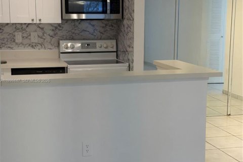 Снять в аренду кондоминиум в Майами, Флорида 2 спальни, 80.82м2, № 2064202 - фото 7