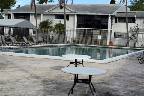 Снять в аренду кондоминиум в Майами, Флорида 2 спальни, 80.82м2, № 2064202 - фото 24