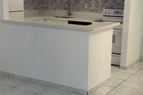 Снять в аренду кондоминиум в Майами, Флорида 2 спальни, 80.82м2, № 2064202 - фото 8