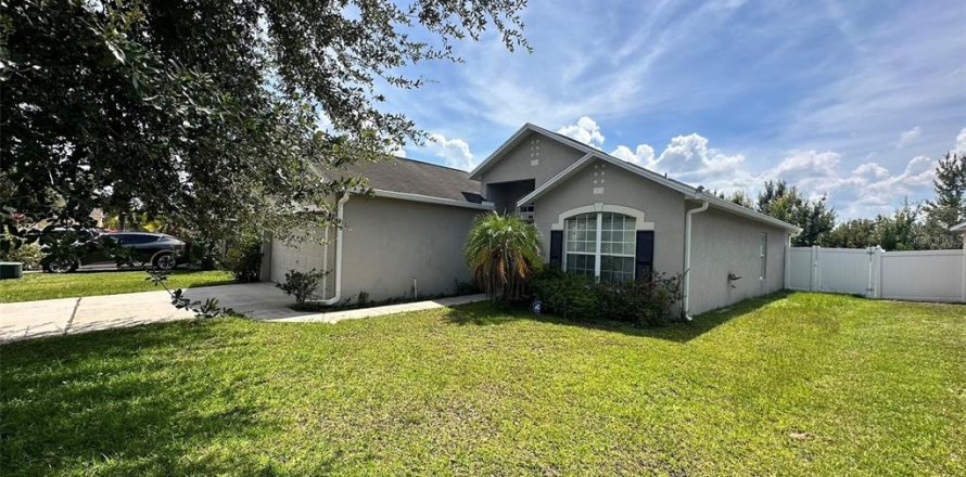 Casa en Kissimmee, Florida 3 dormitorios, 139.17 m2 № 1835652