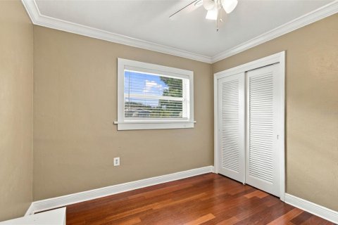 House in Seminole, Florida 3 bedrooms, 106.28 sq.m. № 2408697 - photo 27