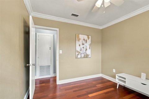 House in Seminole, Florida 3 bedrooms, 106.28 sq.m. № 2408697 - photo 26